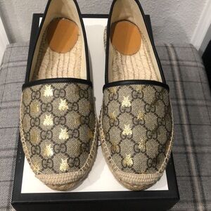 Authentic GUCCI GG Supreme Monogram Gold Bee Espadrille 39.5